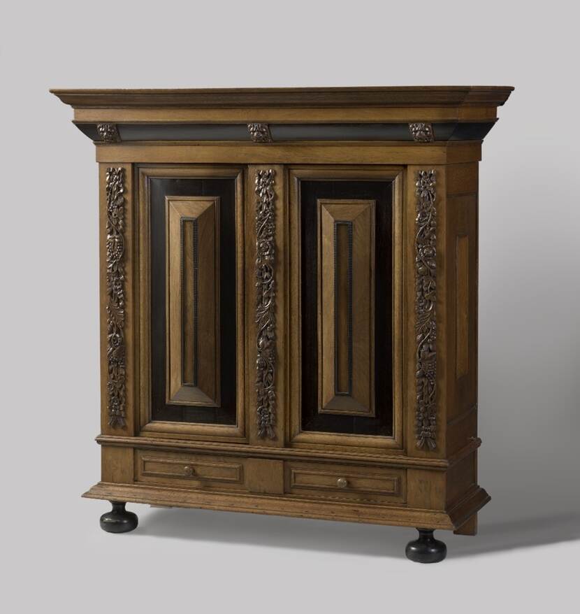 Photo of wooden cabinet in the Netherlands Art Property Collection (NK Collection)