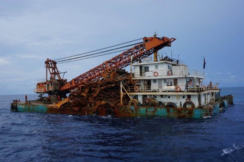 Crane barge HAI WEI GONG 889 seen while carrying out unauthorised salvage on the Dutch Second World Submarine O16. The wreck, which was almost destroyed by this action, was monitored as part of the project