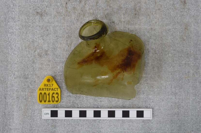 Case bottle found on the VOC-ship Rooswijk