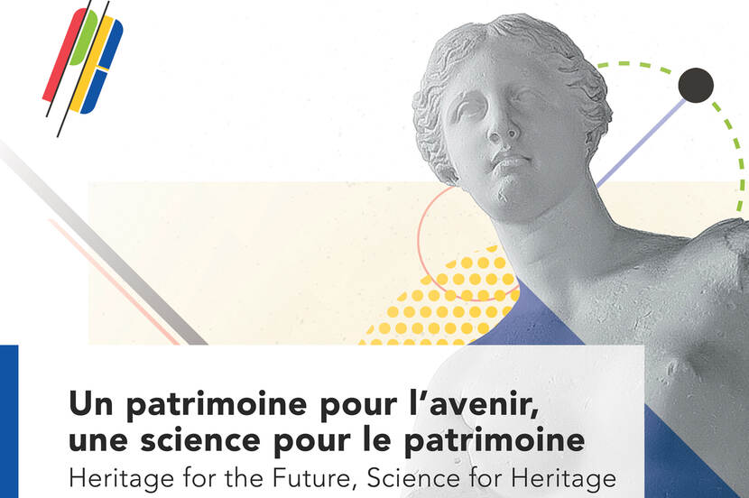 Klassiek wit beeld van een vrouw, tegen een achtergrond van grafische lijnen en cirkels. Onder in beeld staat de volgende tekst: Un patrimoine pour l'avenir, un science pour le patrimoine. Heritage for the future, science for heritage.